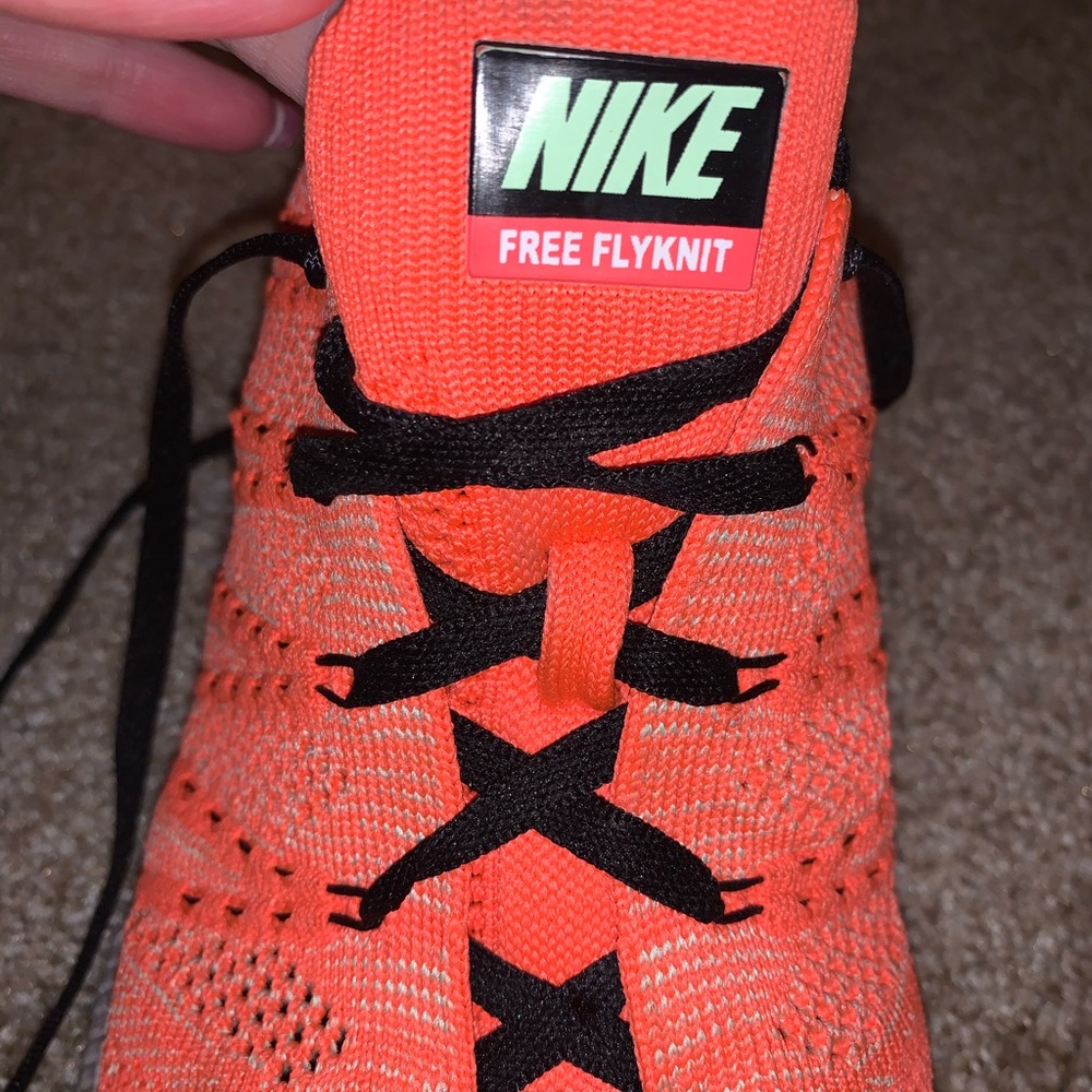 Men’s NIKE free fly knit